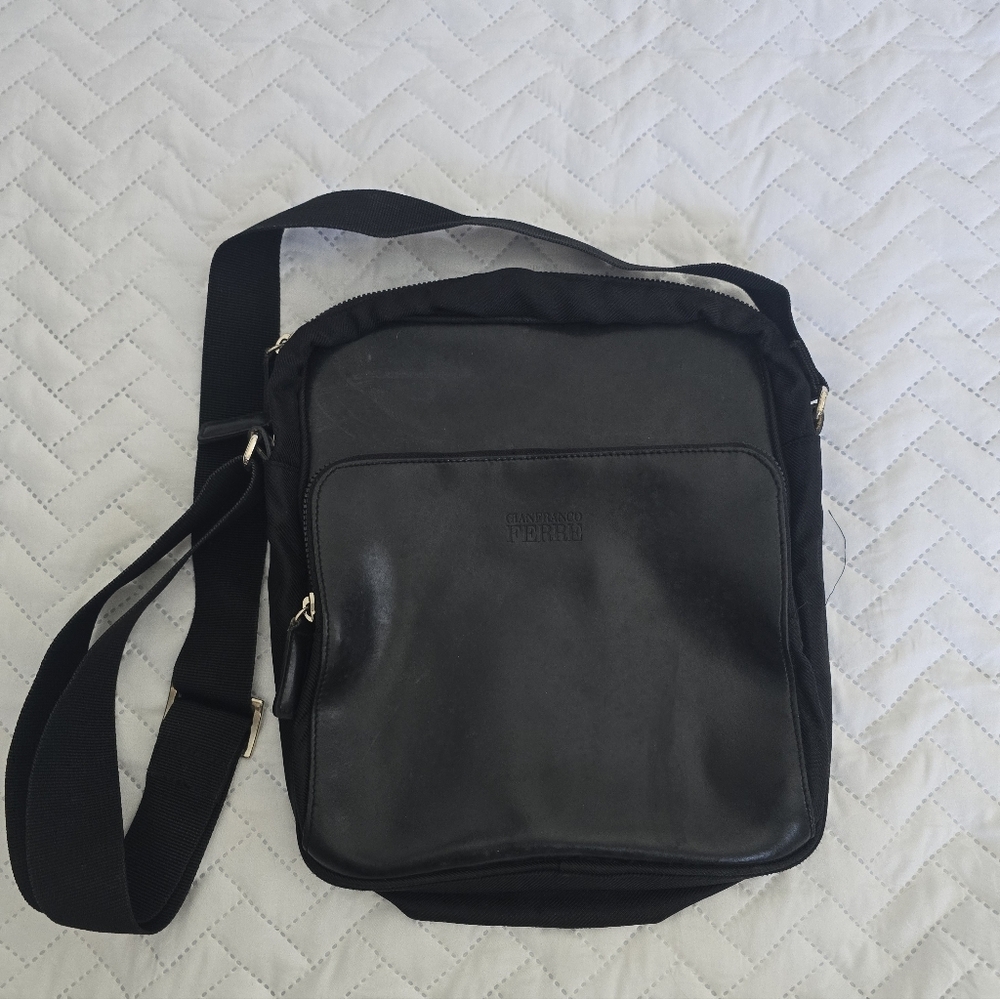 Gianfranco Ferre Black Leather Crossbody Bag